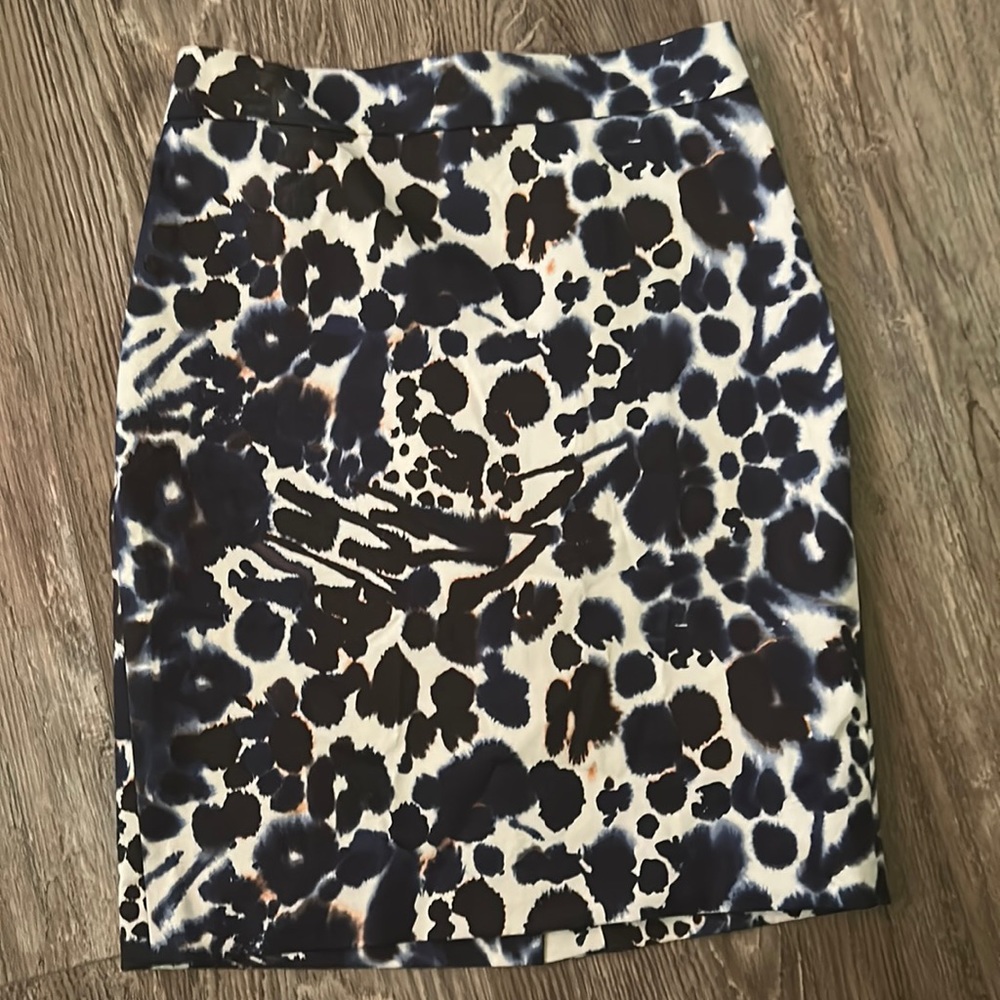Anne Taylor sandal print skirt
